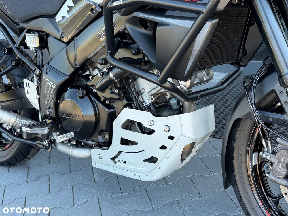 Suzuki V-STROM - 18