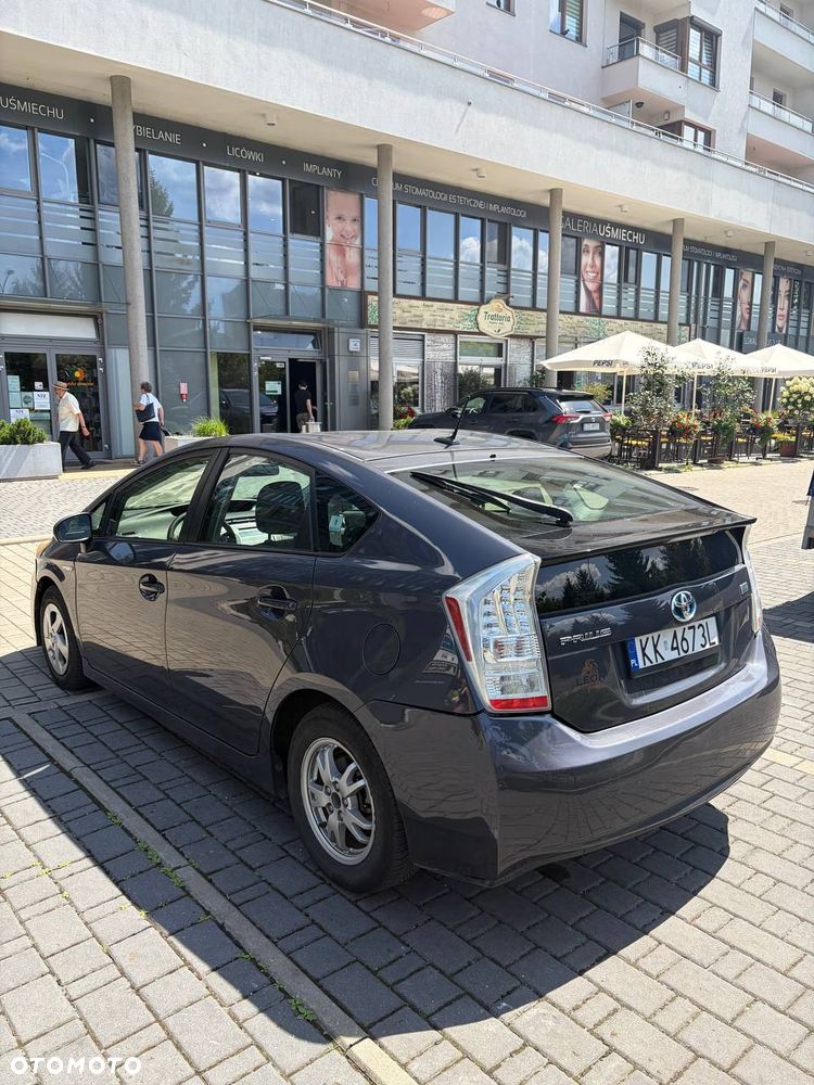 Toyota Prius - 3