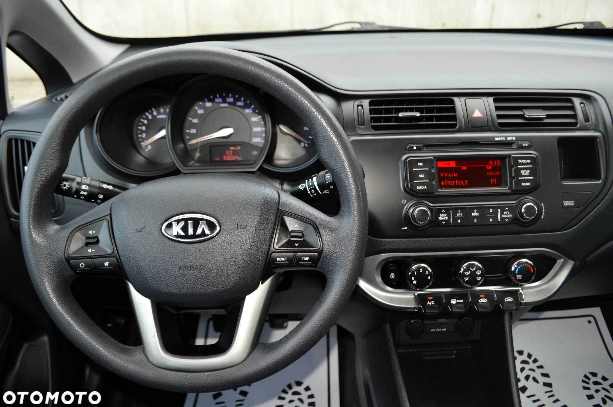 Kia Rio - 16