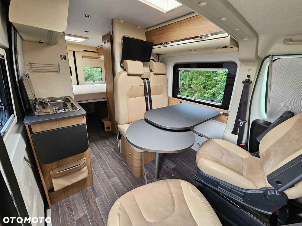 Adria TWIN 600 LUX Zimowy Hak MAX doposażony - 11