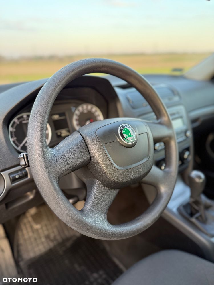 Skoda Octavia 1.6 - 13