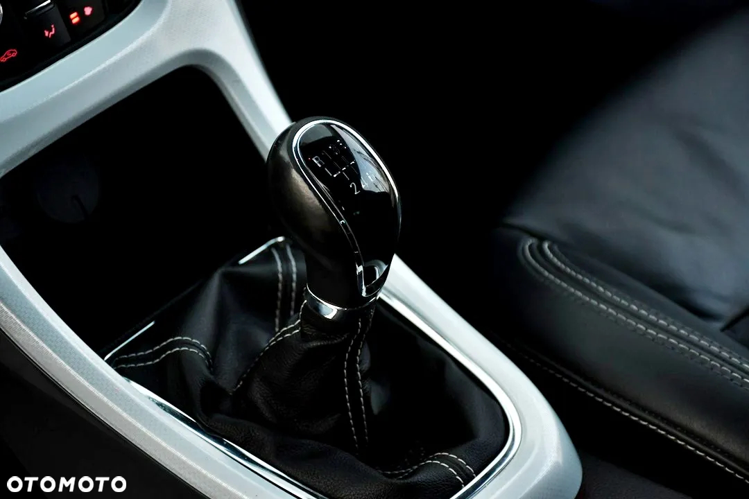Opel Astra III GTC 1.6 T Cosmo - 32