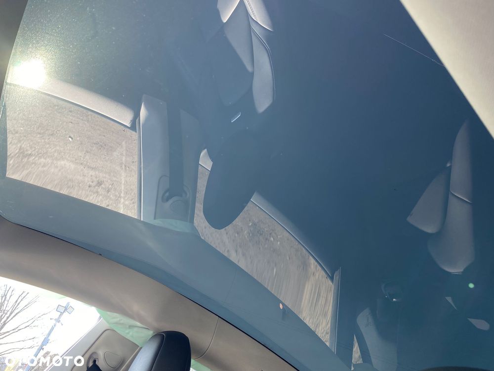 Tesla Y Long Range Dual Motor AWD - 20