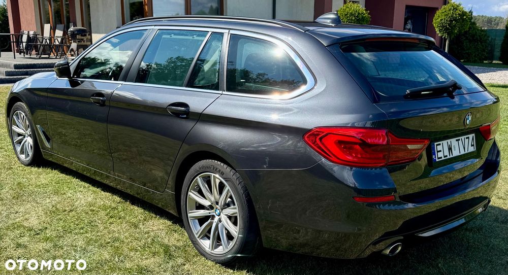 BMW Seria 5 520d Sport Line - 4
