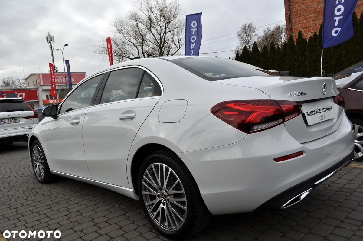 Mercedes-Benz Klasa A 250 e PHEV Progressive 8G-DCT - 12