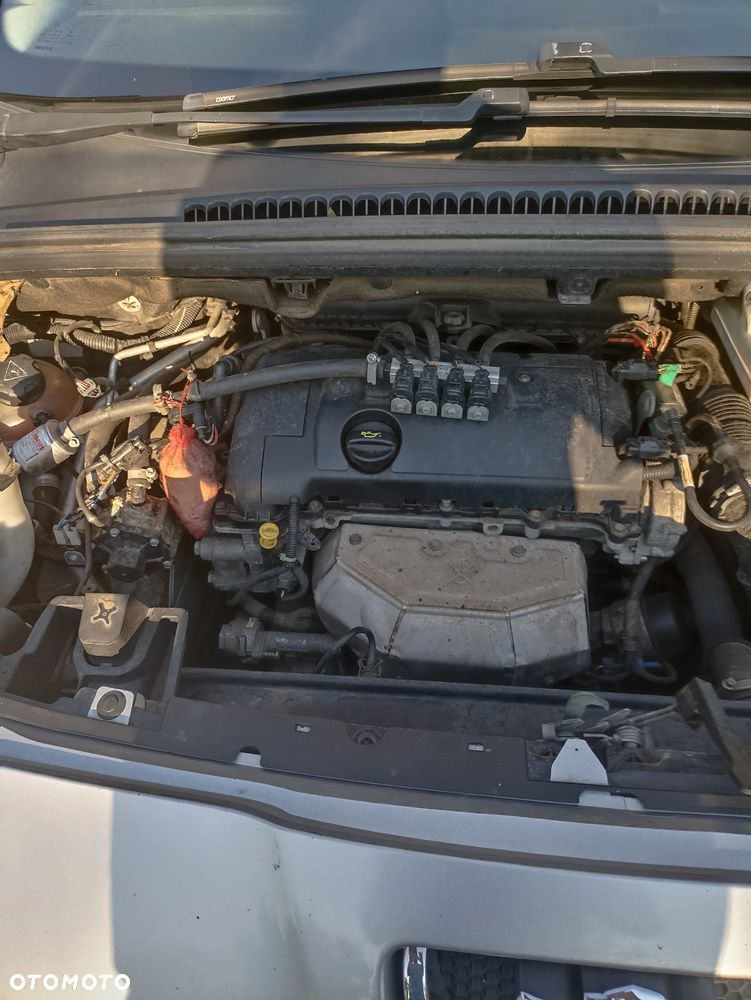 Peugeot 5008 1.6 Active 7os - 8