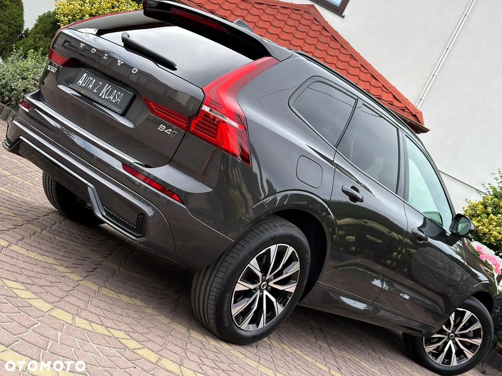 Volvo XC 60 B4 D AWD Plus Dark - 5