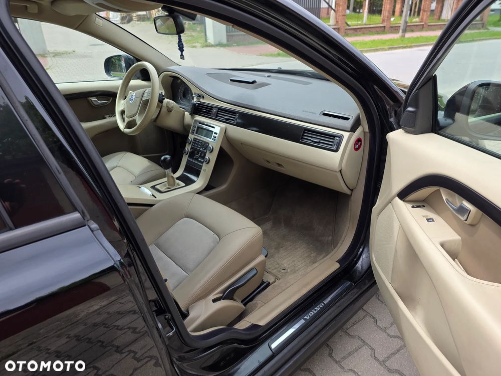 Volvo V70 2.0D Momentum - 20