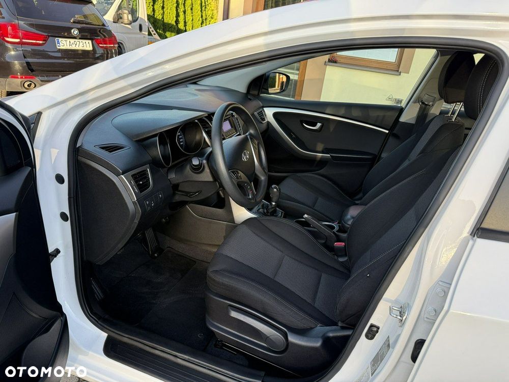 Hyundai i30 1.4 Classic + - 19