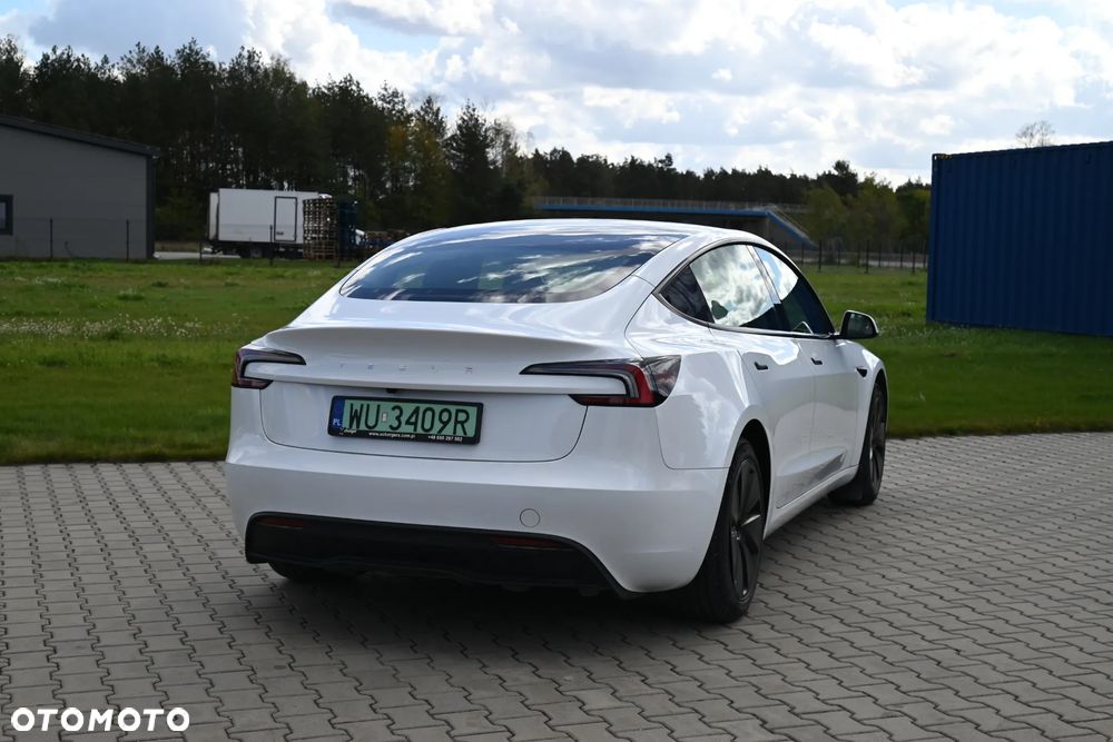 Tesla Model 3 - 24