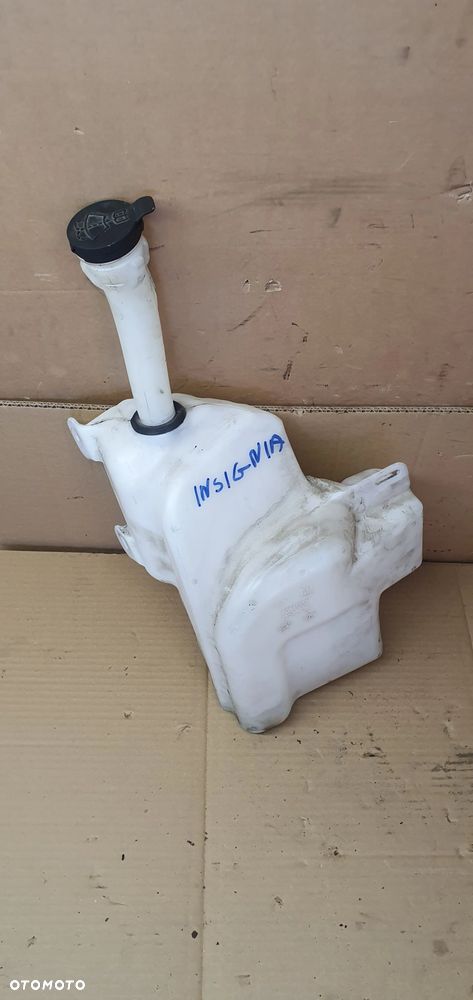 Zbiorniczek spryskiwaczy pompki XENON Opel Insignia A 13315611 13240935 - 2