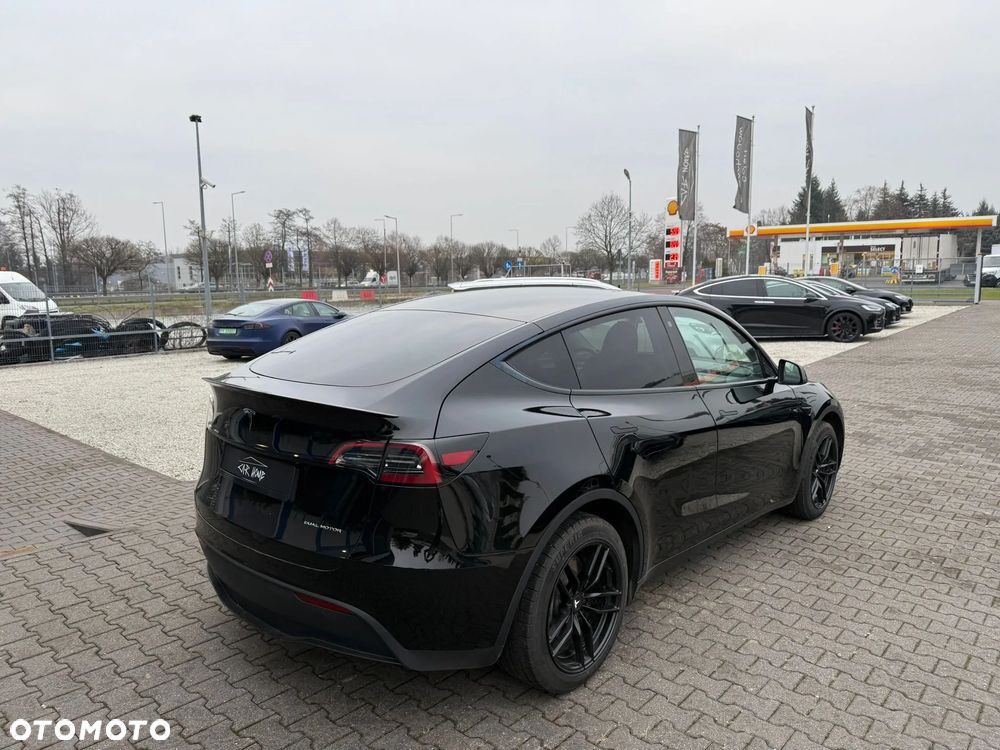 Tesla Y Long Range Dual Motor AWD - 3
