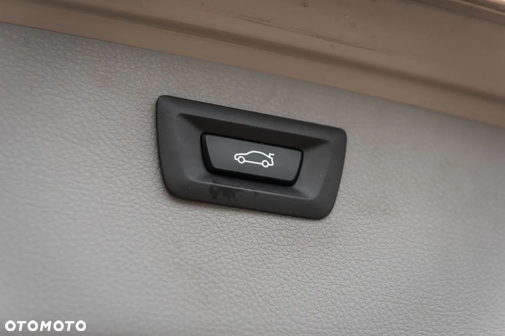 BMW Seria 3 320d xDrive Sport-Aut Modern Line - 32