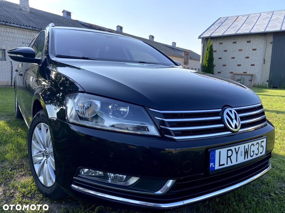 Volkswagen Passat - 1