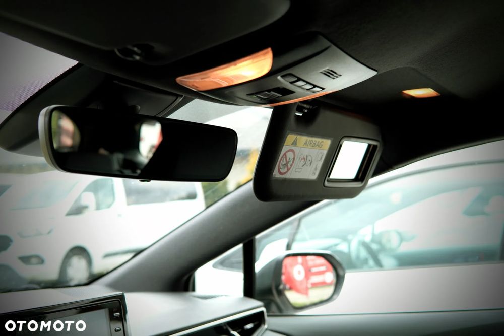 Toyota Corolla 1.8 Hybrid Comfort - 39