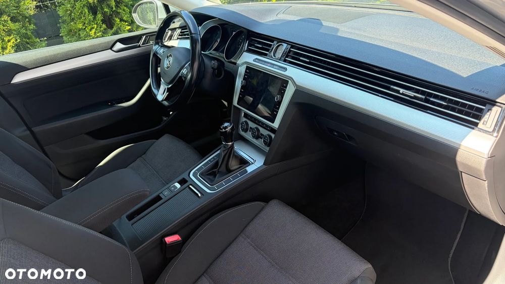 Volkswagen Passat 2.0 TDI EVO Business - 9