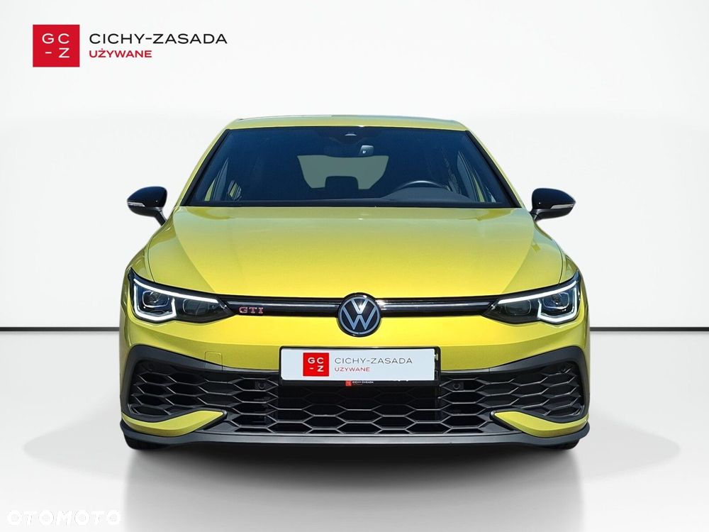 Volkswagen Golf - 8
