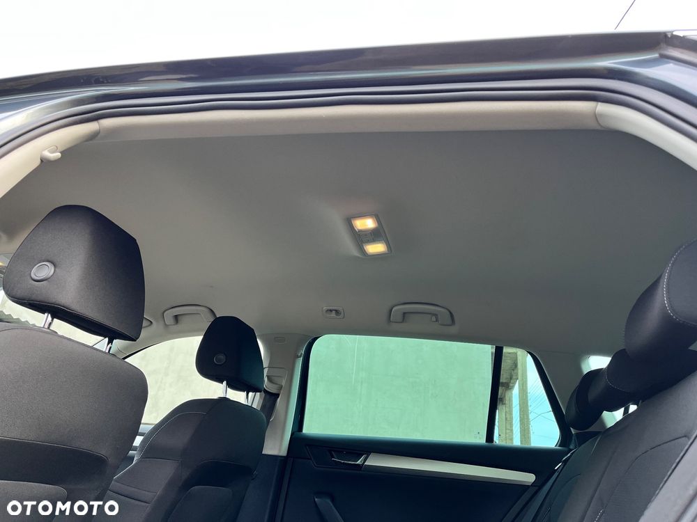 Skoda Superb 2.0 TDI DSG Ambition - 32