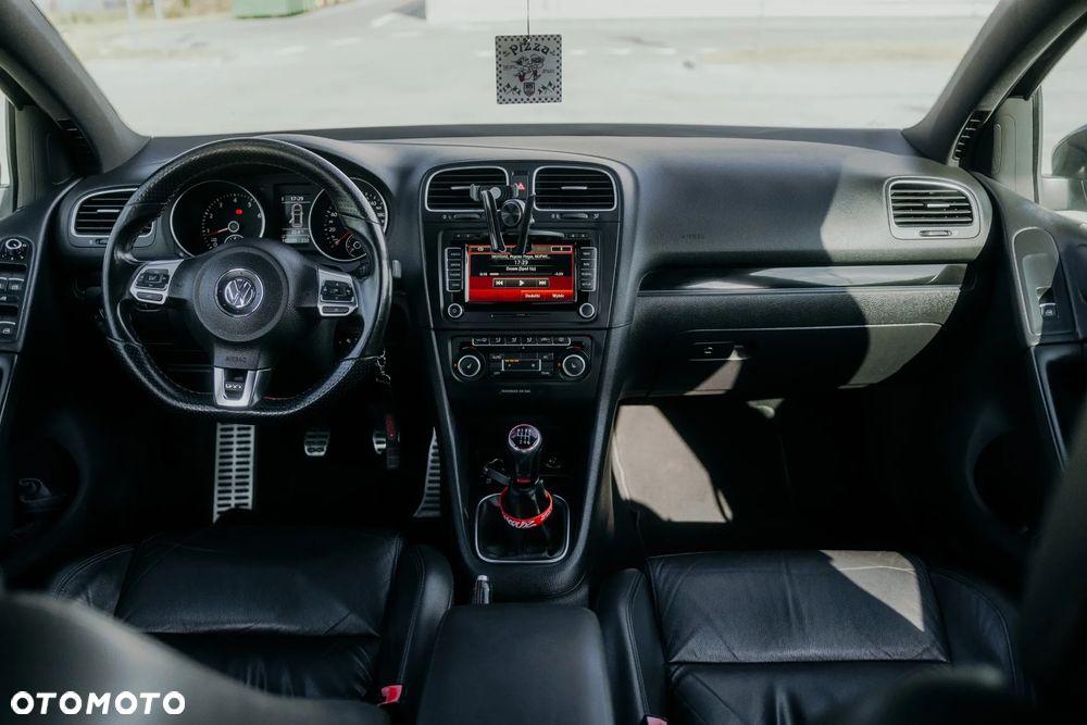 Volkswagen Golf VI 2.0 TSI GTI - 13