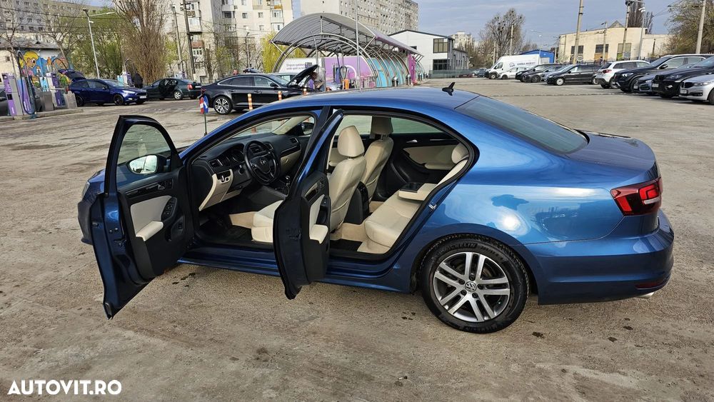 Volkswagen Jetta - 16