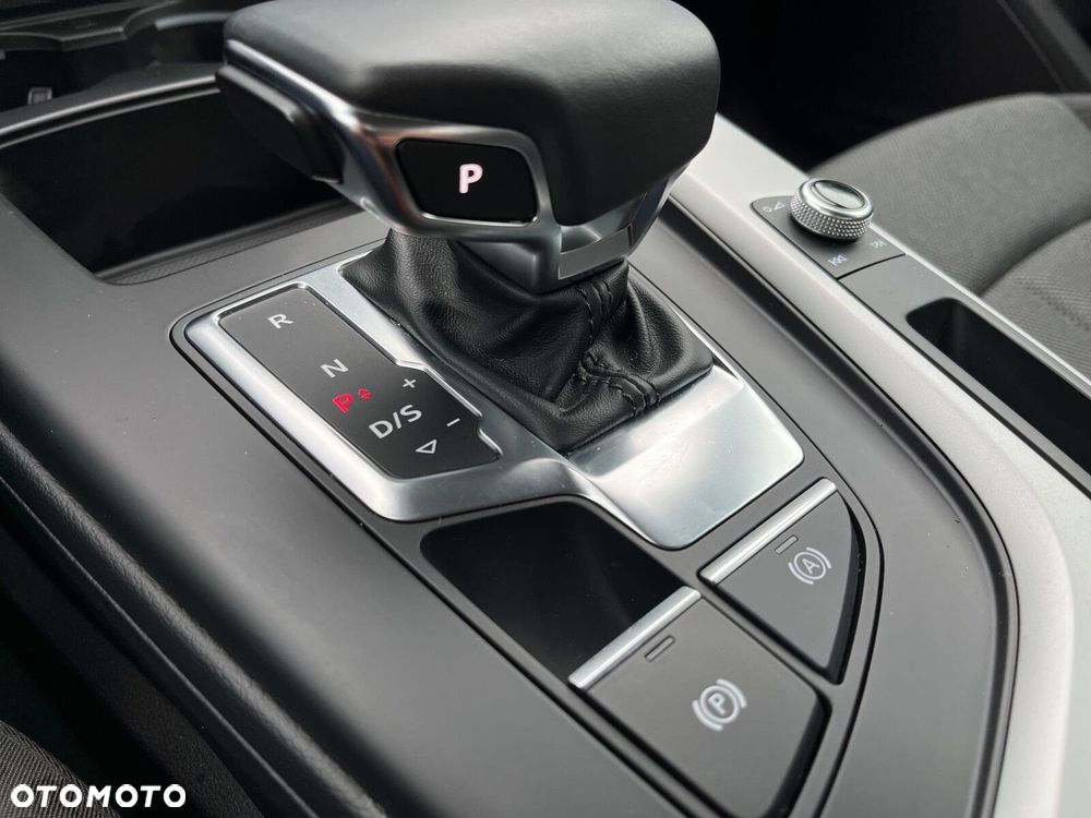 Audi A4 Limousine - 30