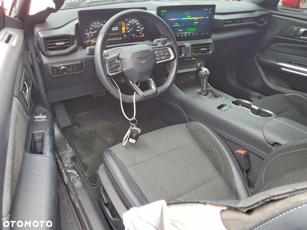 Ford Mustang - 8