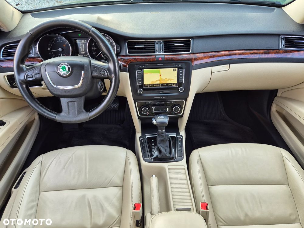 Skoda Superb 2.0 TDI DSG Exclusive - 27