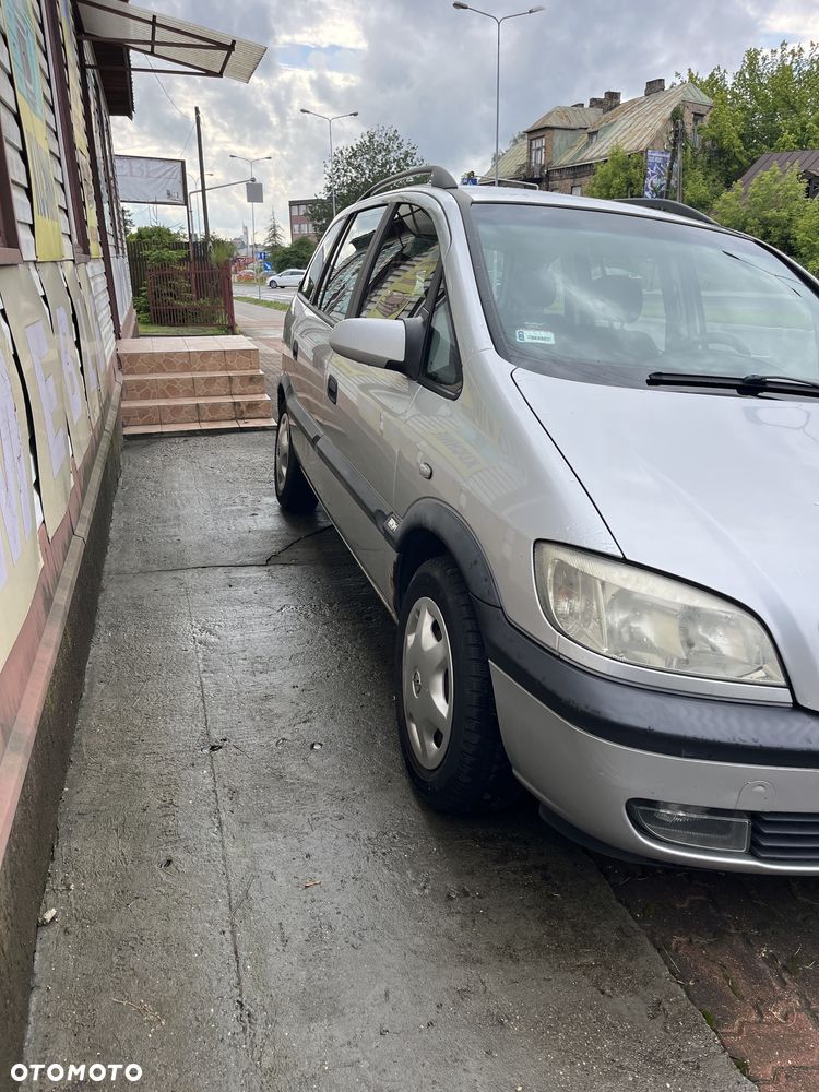 Opel Zafira - 1