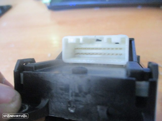 Interruptor 848200F030 TOYOTA COROLLA 2 VERSO FASE 2 2007 2.2 D4D 136CV 5P PRETO VIDROS TOYOTA COROLLA 2 VERSO FASE 1 2006 2.2D4D 136CV 5P CINZENTO - 2