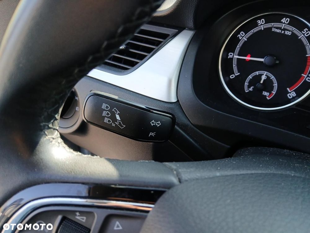 Skoda RAPID 1.0 TSI Ambition - 26