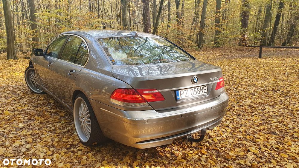 BMW Seria 7 740i - 4
