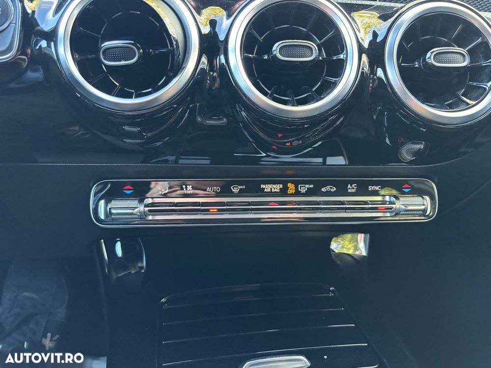 Mercedes-Benz A 180 d 7G-DCT Progressive - 12