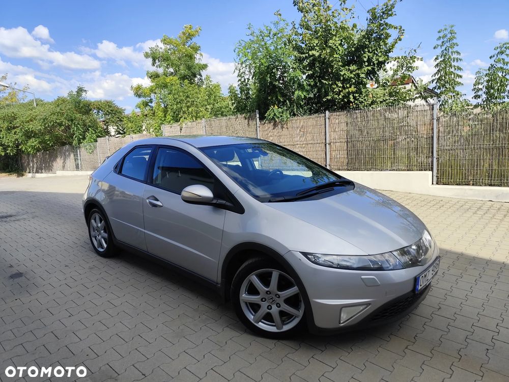 Honda Civic 1.8 Executive - 25