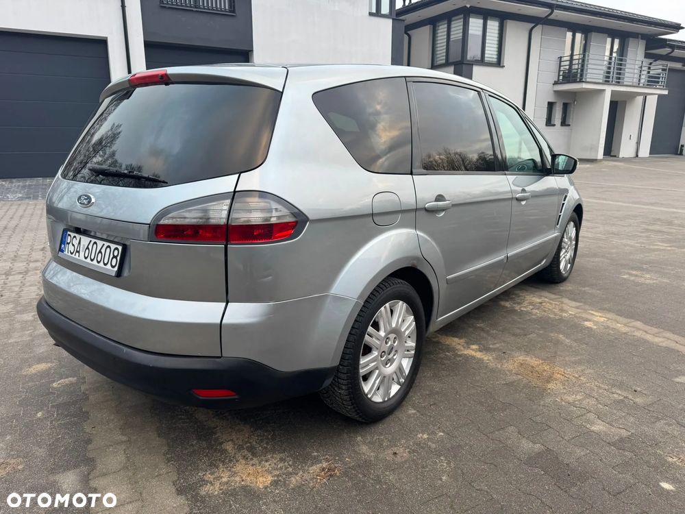 Ford S-Max - 33