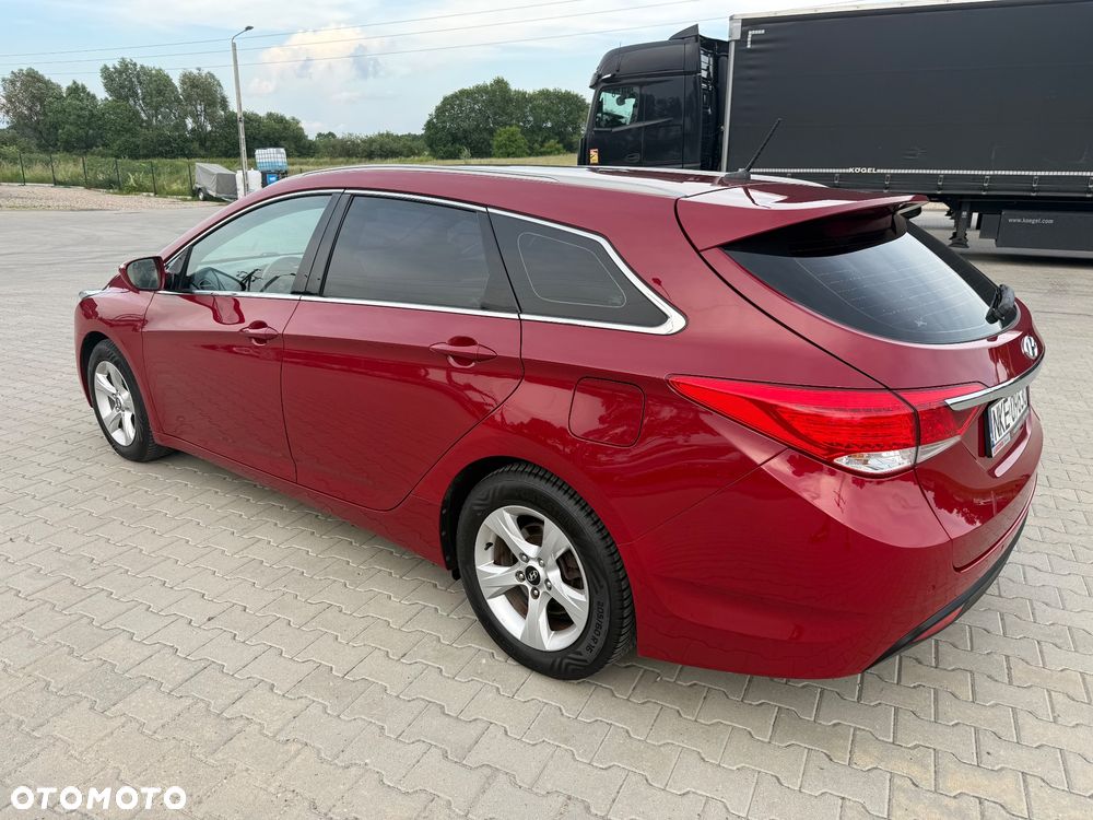 Hyundai i40 Kombi blue 1.6 Family+ - 5