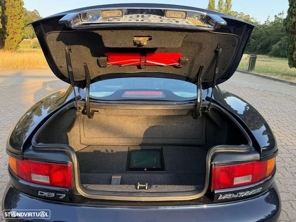 Aston Martin DB7 Vantage Coupé - 23