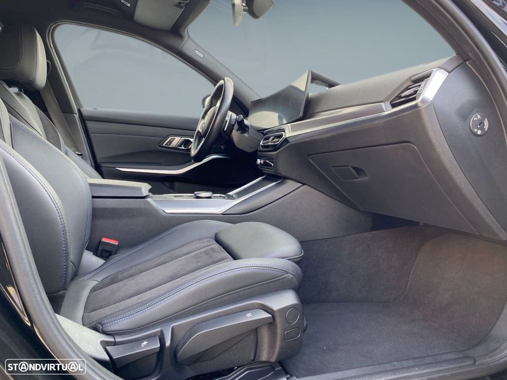 BMW 320 d Pack Desportivo M Auto - 13