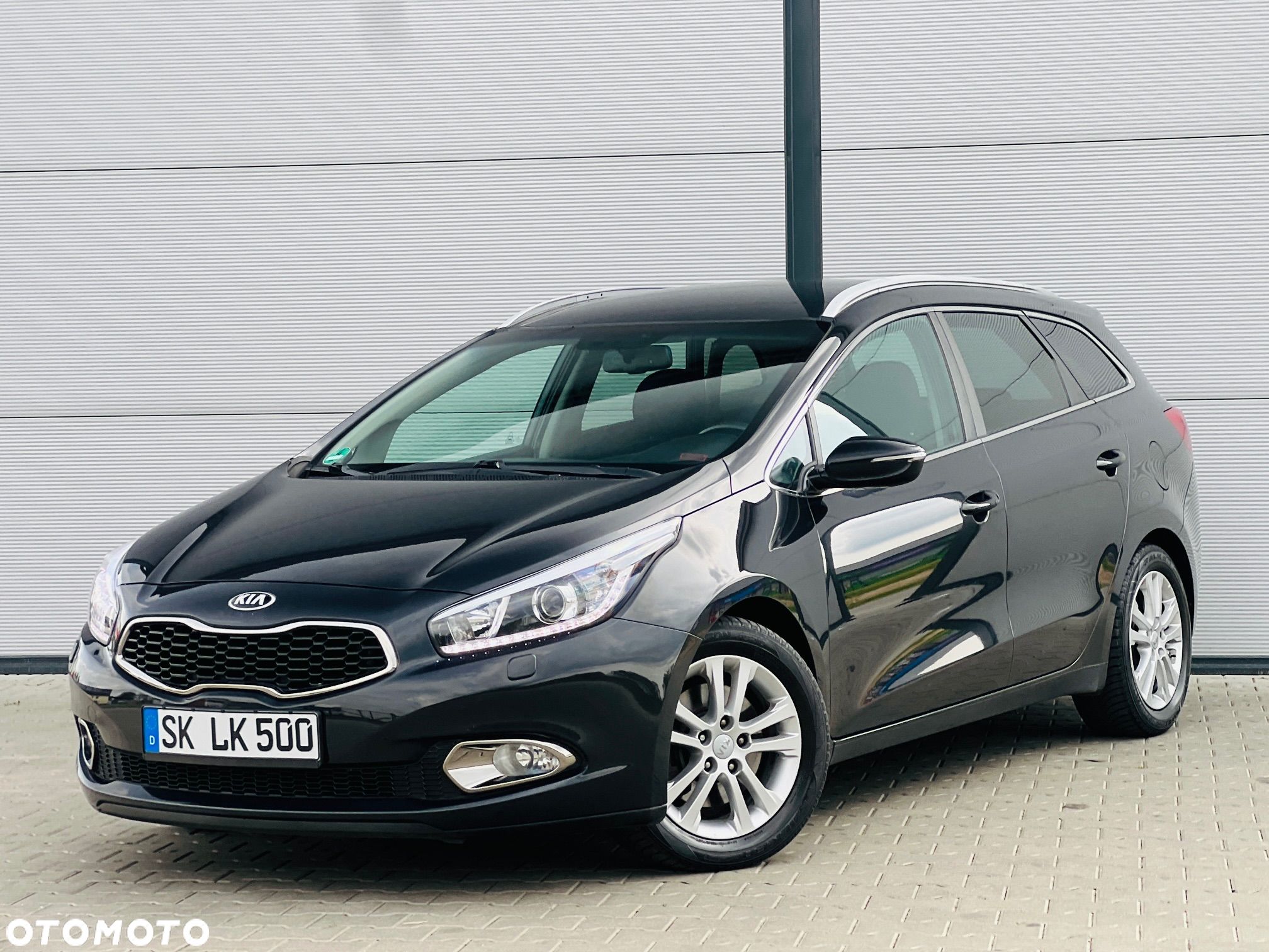 Kia Ceed 1.6 CRDi 128 ISG SW Platinum Edition - 1