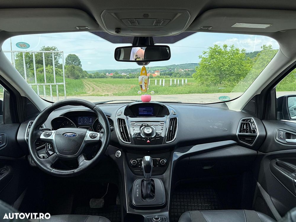 Ford Kuga 2.0 TDCi Powershift 4WD Titanium - 4