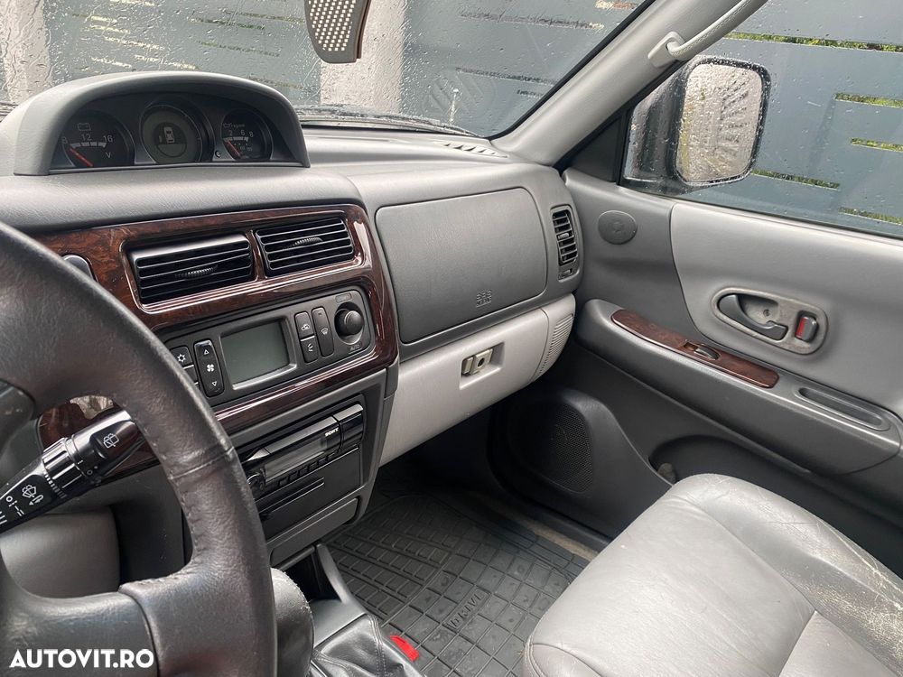 Mitsubishi Pajero Sport 2.5 TD Intense Piele + - 6