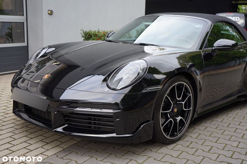 Porsche 911 2021 photo 2