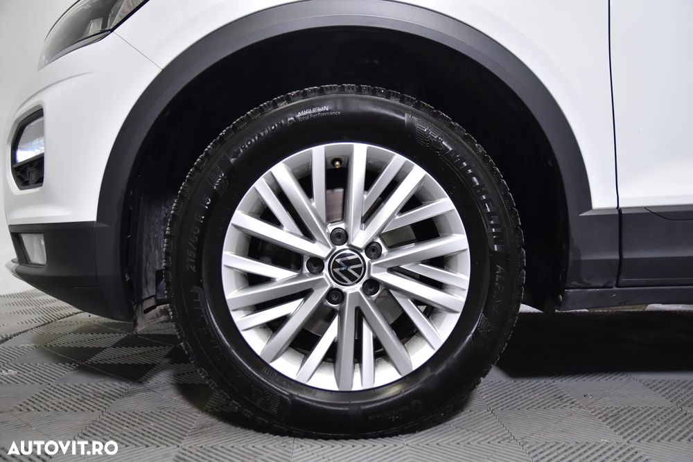 Volkswagen T-Roc - 13