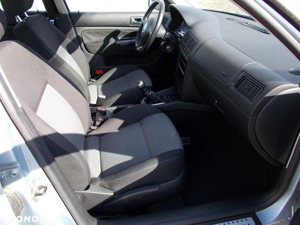 Volkswagen Golf Variant 1.6 Pacific - 11