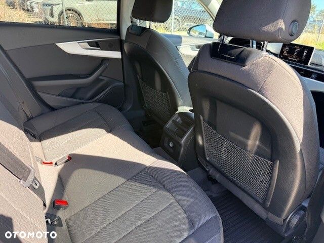 Audi A4 Limousine - 8