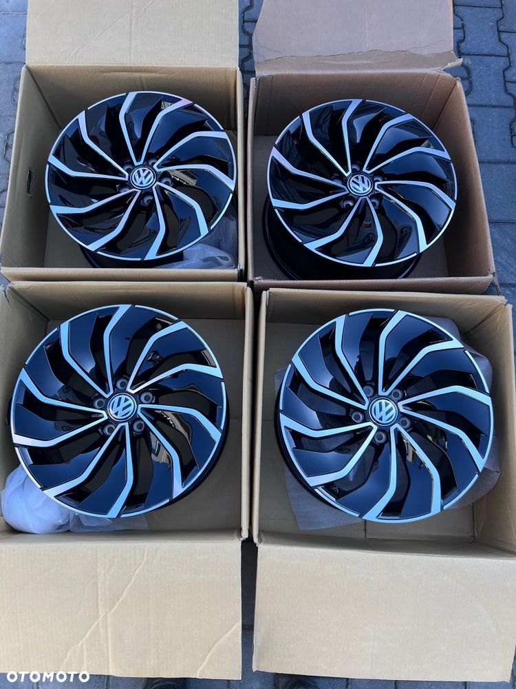 Nowe oryginalne Felgi VW Golf 7-8 5H0601025D  17'' - 2