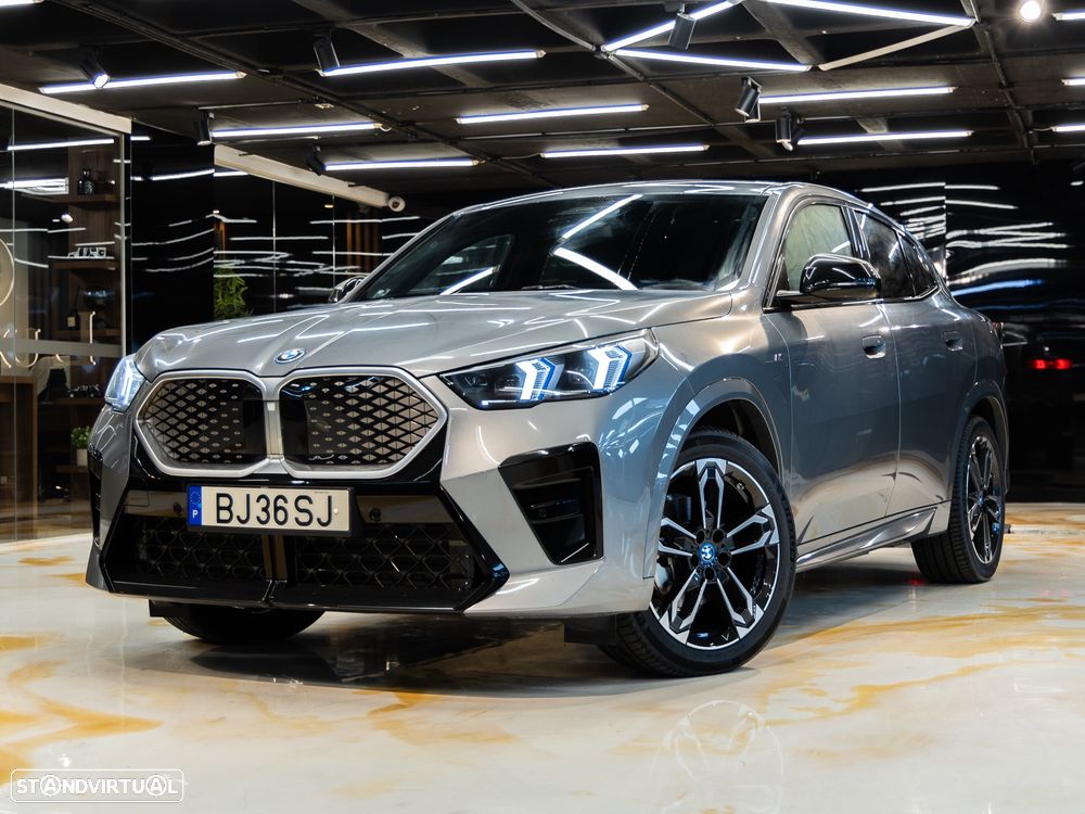 BMW iX2 eDrive20 Pack Desportivo M - 1
