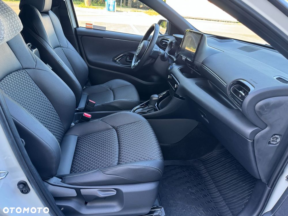 Toyota Yaris Hybrid 1.5 Style - 9