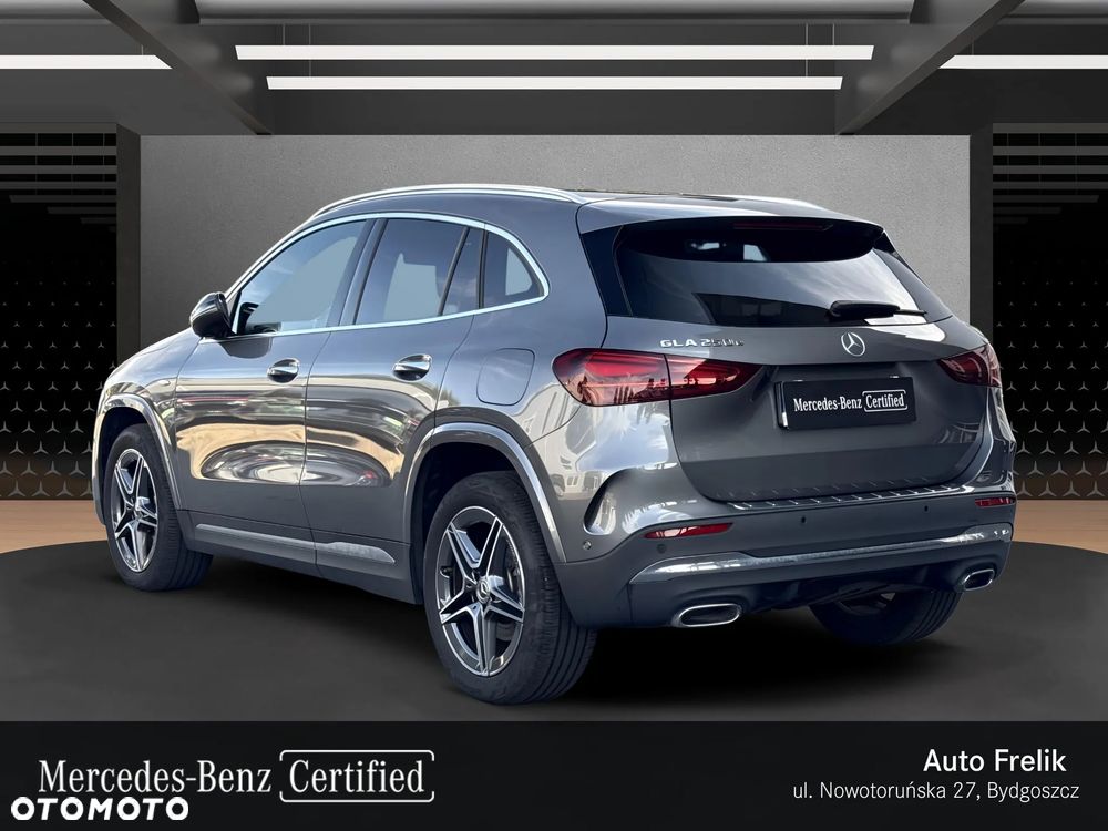 Mercedes-Benz GLA 250 e PHEV AMG Line 8G-DCT - 4