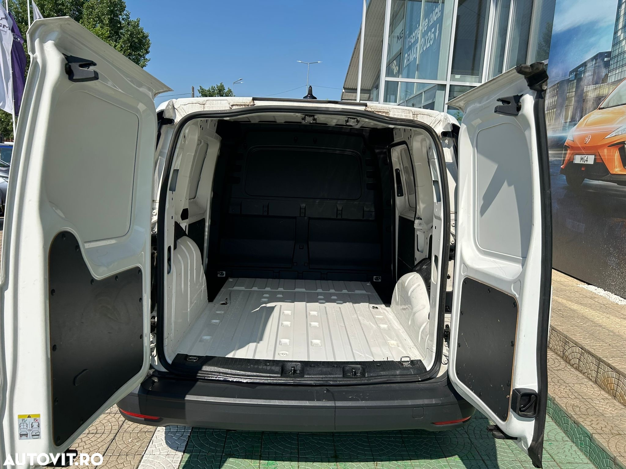 Volkswagen Caddy Cargo - 7