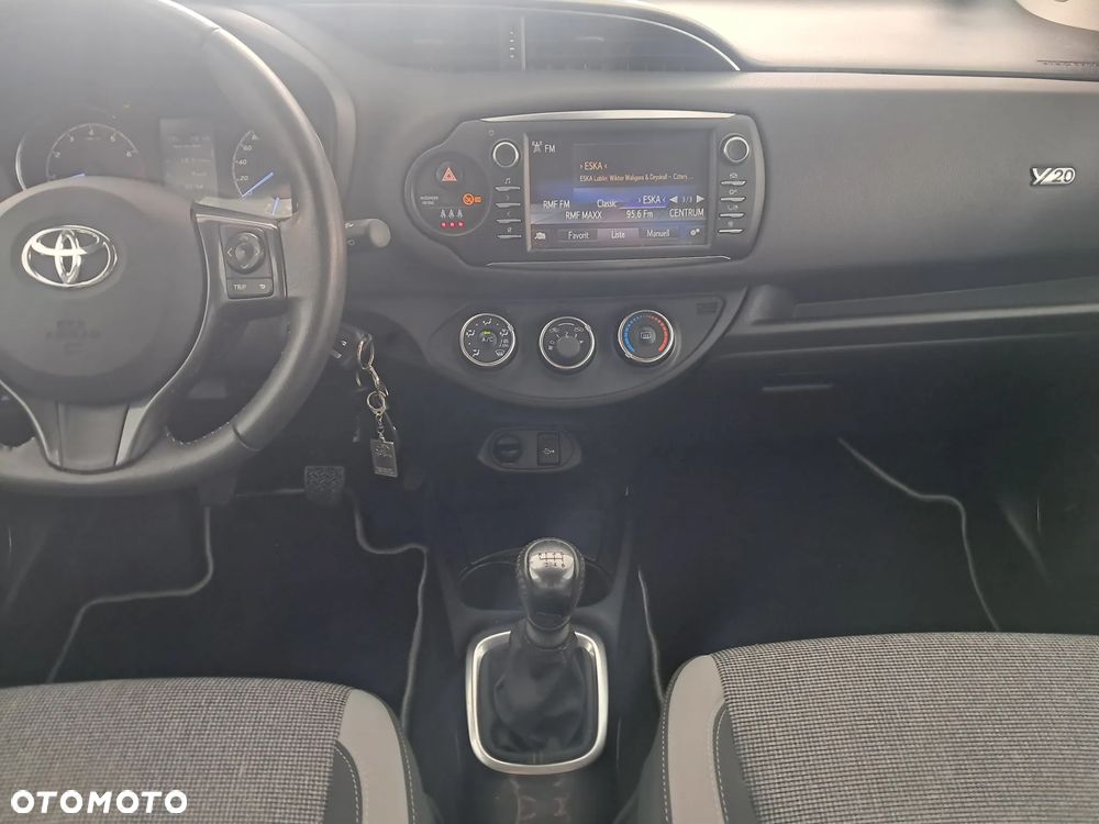 Toyota Yaris - 24